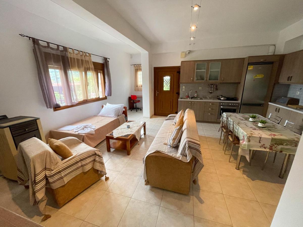 Efi'S Guest House Áyios Dhimítrios Eksteriør bilde