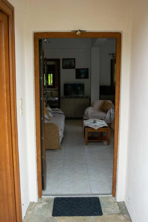Efi'S Guest House Áyios Dhimítrios Eksteriør bilde