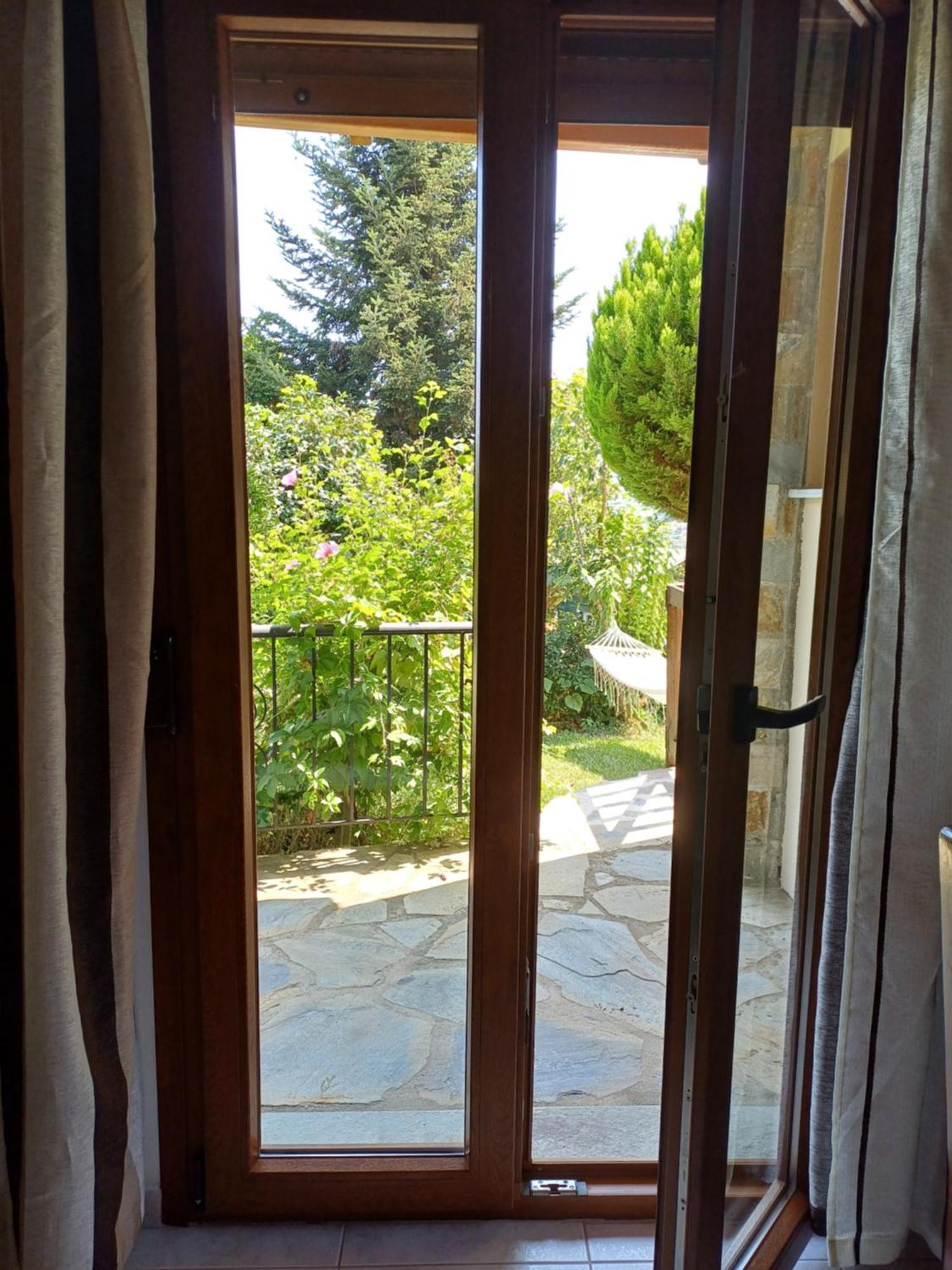 Efi'S Guest House Áyios Dhimítrios Eksteriør bilde